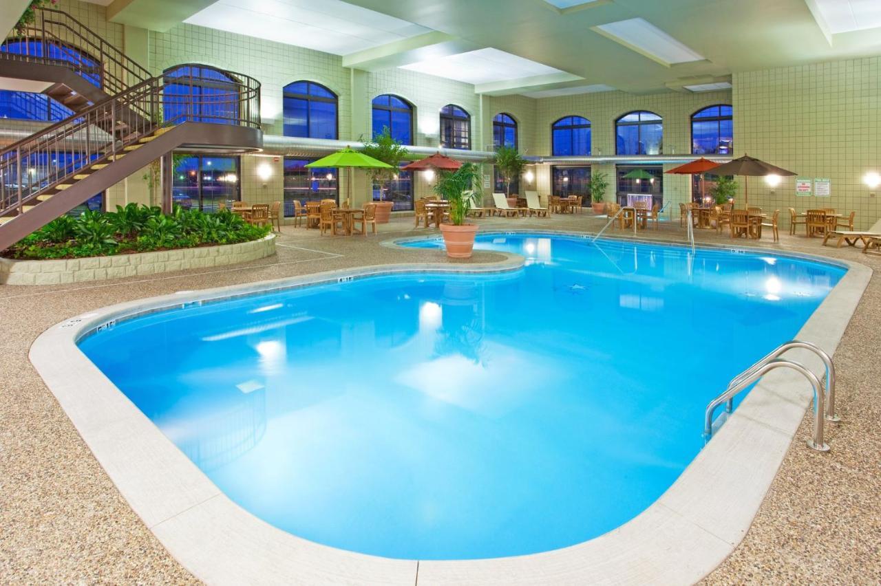 Holiday Inn Midland By Ihg Екстериор снимка