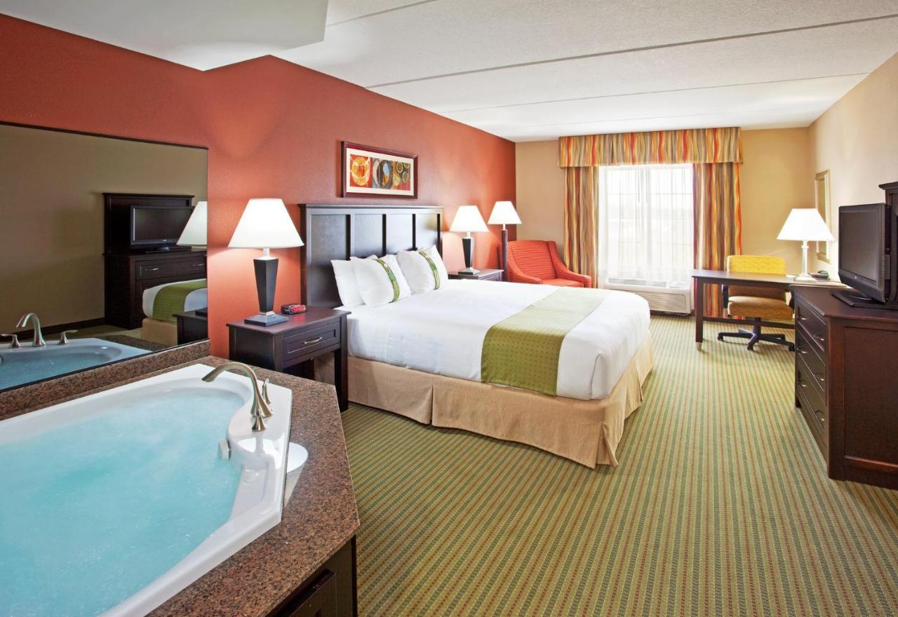 Holiday Inn Midland By Ihg Екстериор снимка