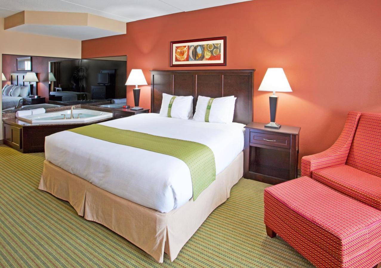 Holiday Inn Midland By Ihg Екстериор снимка