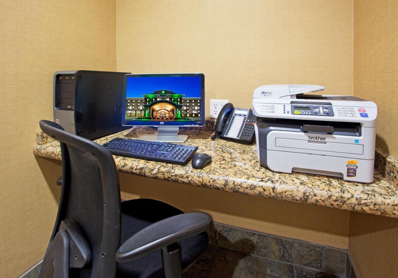 Holiday Inn Midland By Ihg Екстериор снимка