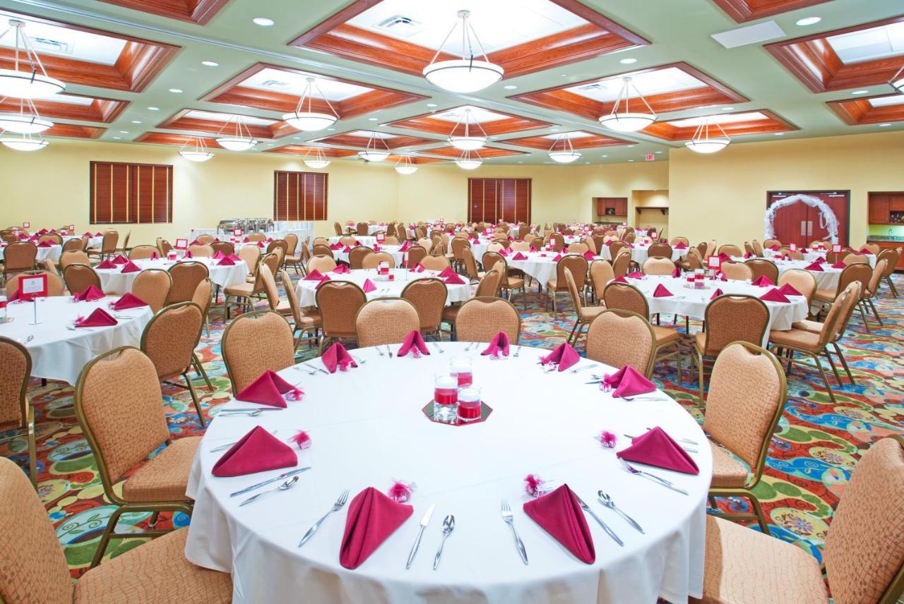 Holiday Inn Midland By Ihg Екстериор снимка