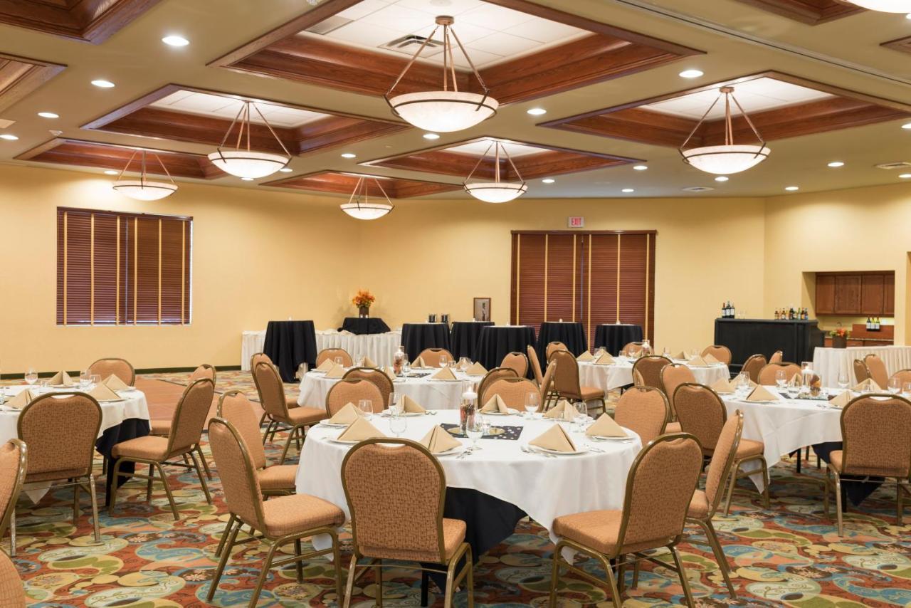 Holiday Inn Midland By Ihg Екстериор снимка
